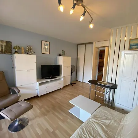 Studio Cabine A 200m De La Plage Avec Piscine, Tennis Et Parking Prive - Fr-1-413-203 Apartamento *